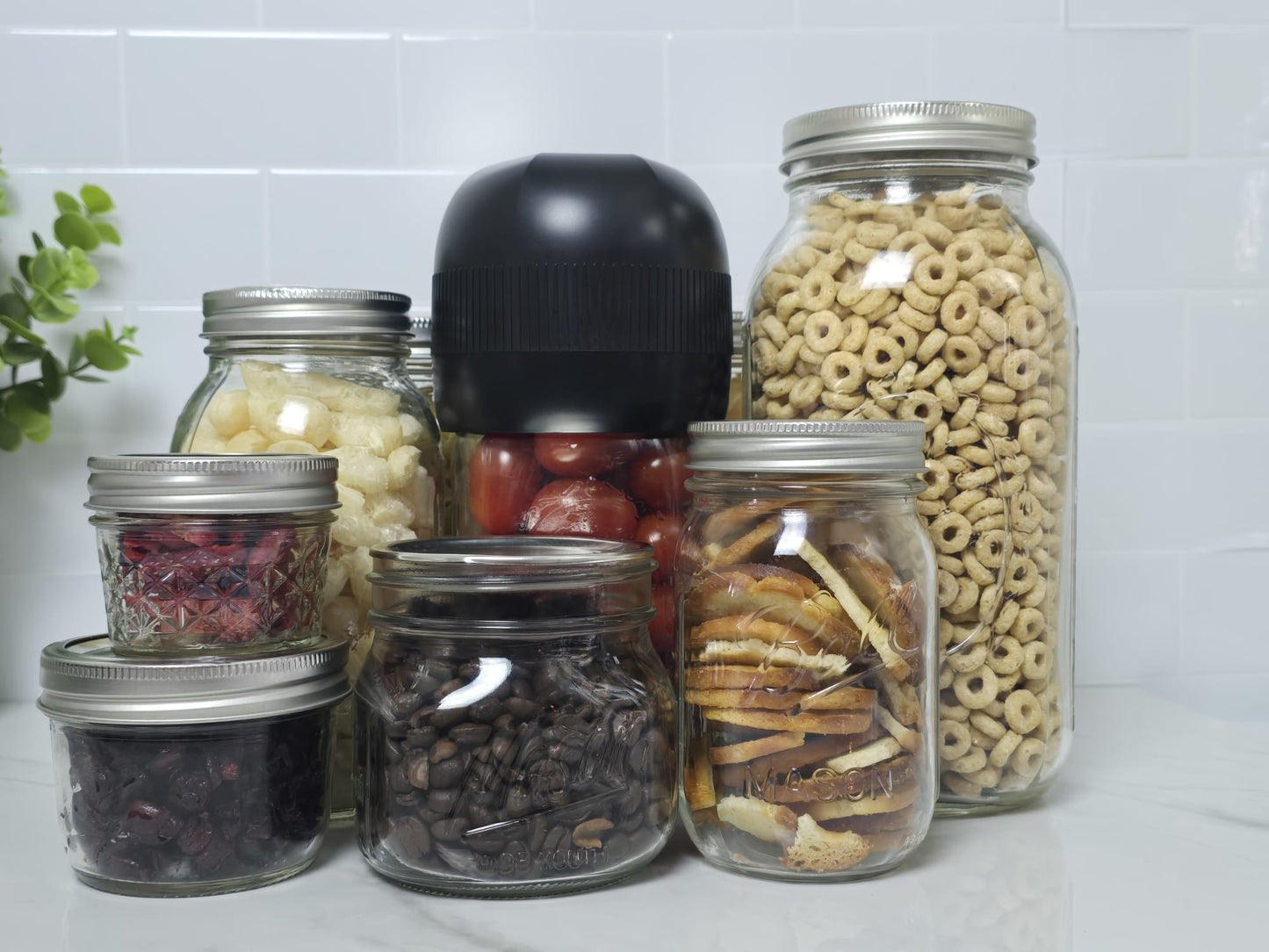 Vacuum sealing a mason jar with the compact VidaVac electric vacuum sealer