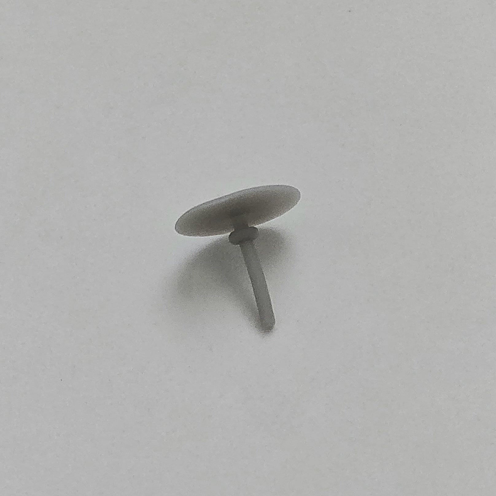 Single-use food-grade silicone insert for twist lid vacuum sealing